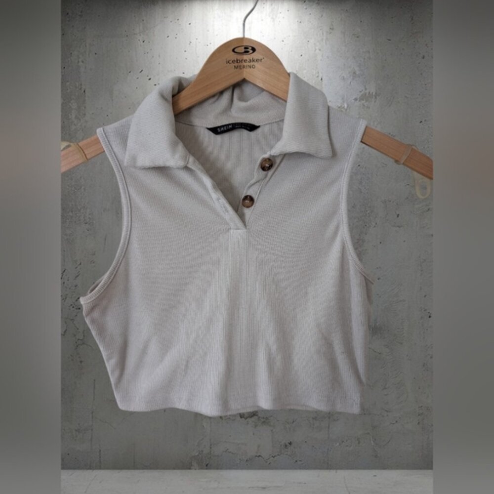 SHEIN White Ribbed Sleeveless Polo Crop Top with Buttons
